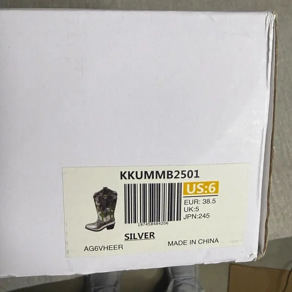 🤠 Silver Western Cowboy Boots Women’s Size 6 – Star & Cactus Design – New In Box - Picture 6 of 6